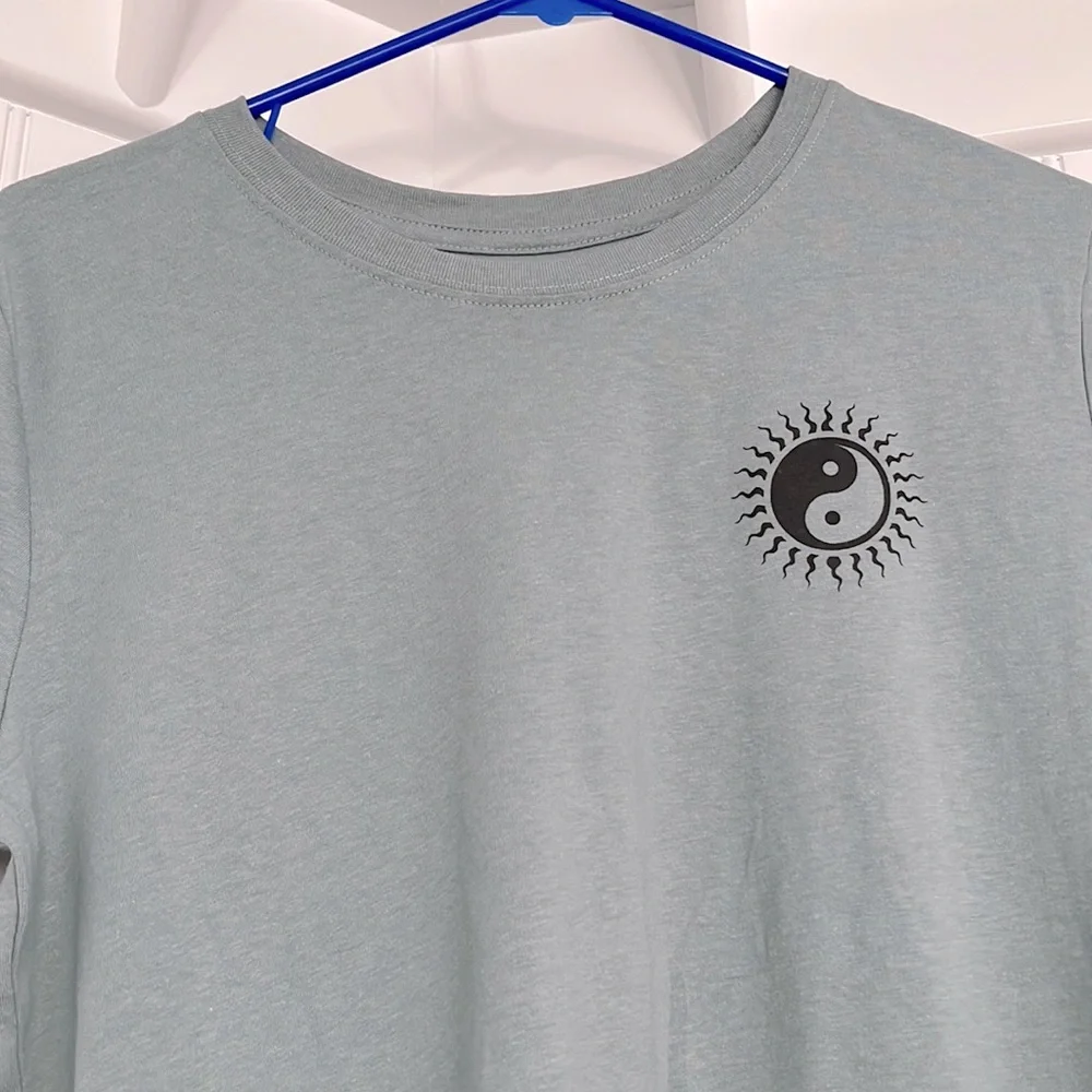 Rebellious One “Grateful”Slate Graphic Women’s Tee - Picture 2 of 6